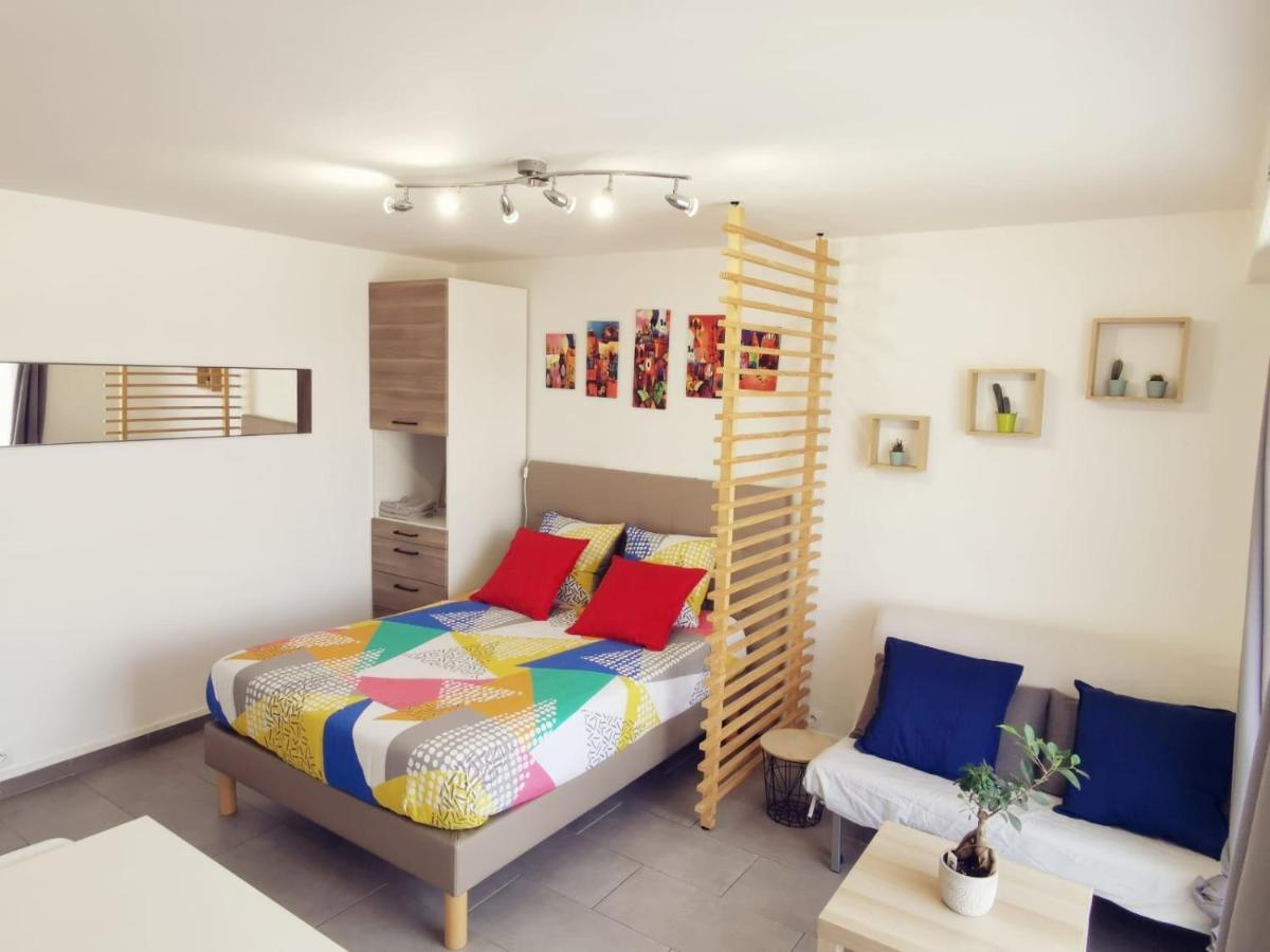 Suite Athena - Melun Gare Rer - Studio Avec Balcon Et Parking Exterior foto
